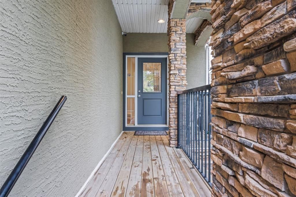 173 Cranarch Close SE, Calgary — photo 3 of 47