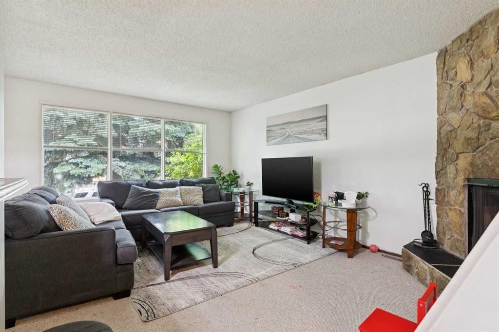 612 13 Avenue NE, Calgary — photo 4 of 27