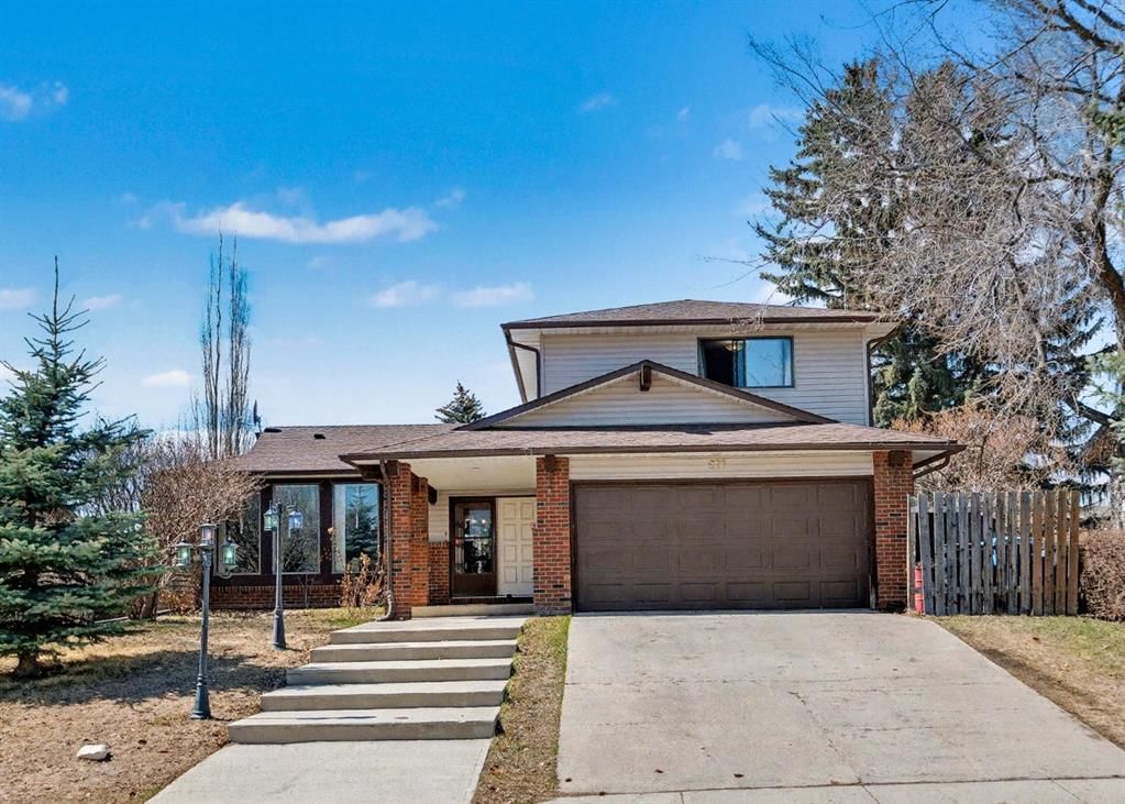 677 Wallace Drive, Carstairs — photo 2 of 42