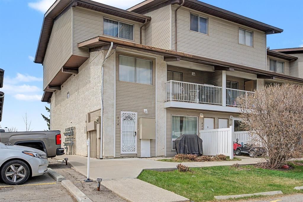 814, 200 Brookpark Drive SW, Calgary — main listing photo