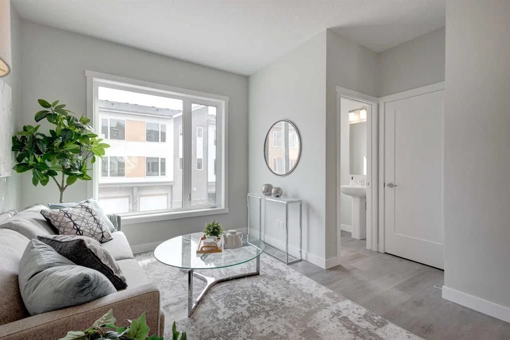212 Shawnee Square SW, Calgary — photo 4 of 34