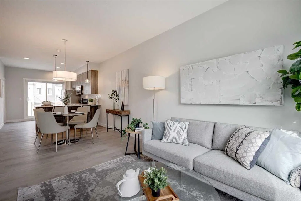 212 Shawnee Square SW, Calgary — photo 5 of 34