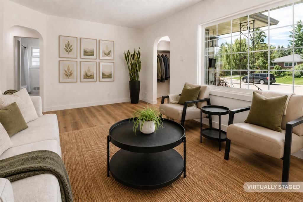 1920 Kelwood Drive SW, Calgary — photo 4 of 43