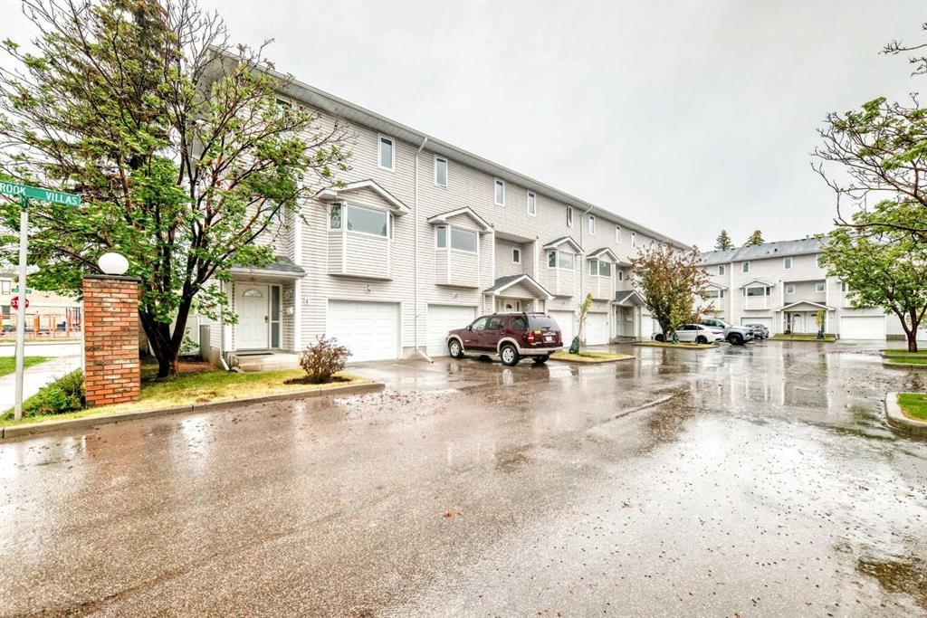 4 Glenbrook Villas SW, Calgary — main listing photo