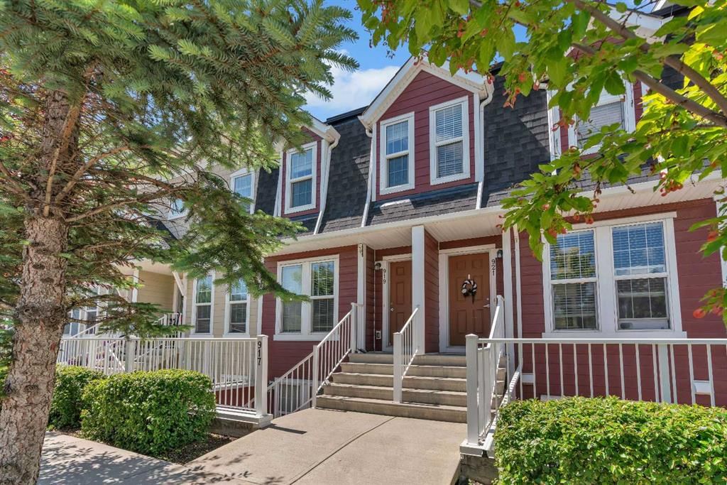 919 Auburn Bay Circle SE, Calgary — main listing photo