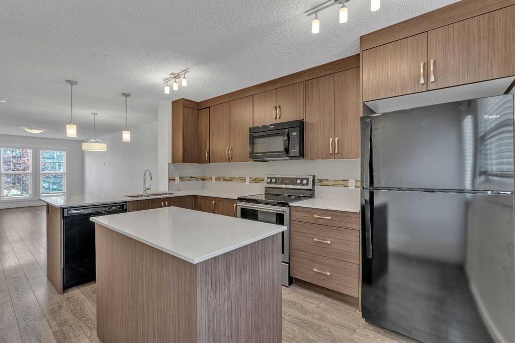 919 Auburn Bay Circle SE, Calgary — photo 5 of 22