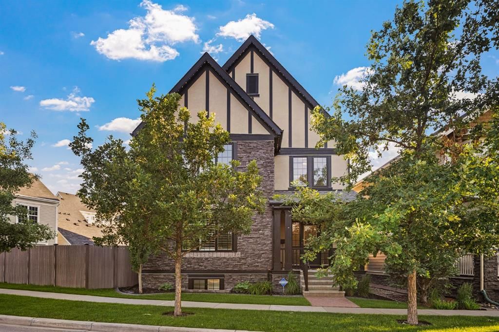 29 Mary Dover Drive SW, Calgary — photo 4 of 50