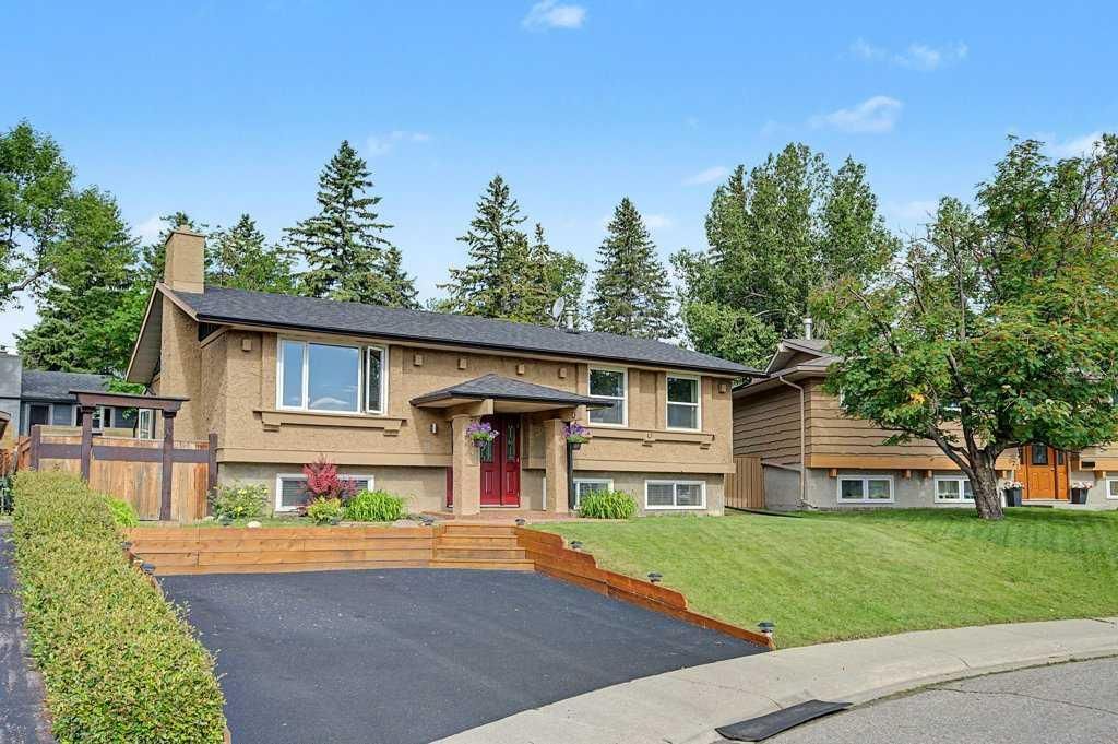 623 Cantrell Place SW, Calgary — main listing photo