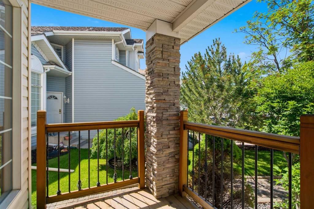 144 Douglas Ridge Close SE, Calgary — photo 3 of 49
