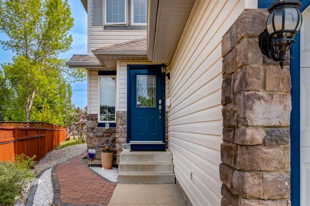 191 Bridlewood Circle SW, Calgary — photo 2 of 46