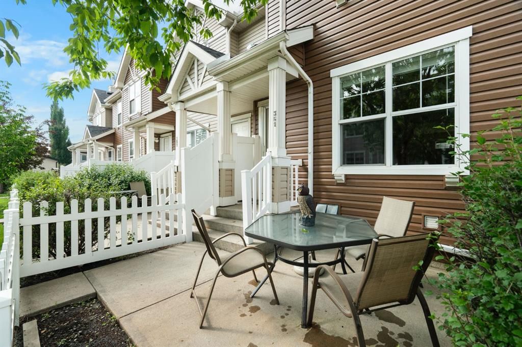361 Elgin Gardens SE, Calgary — photo 3 of 28