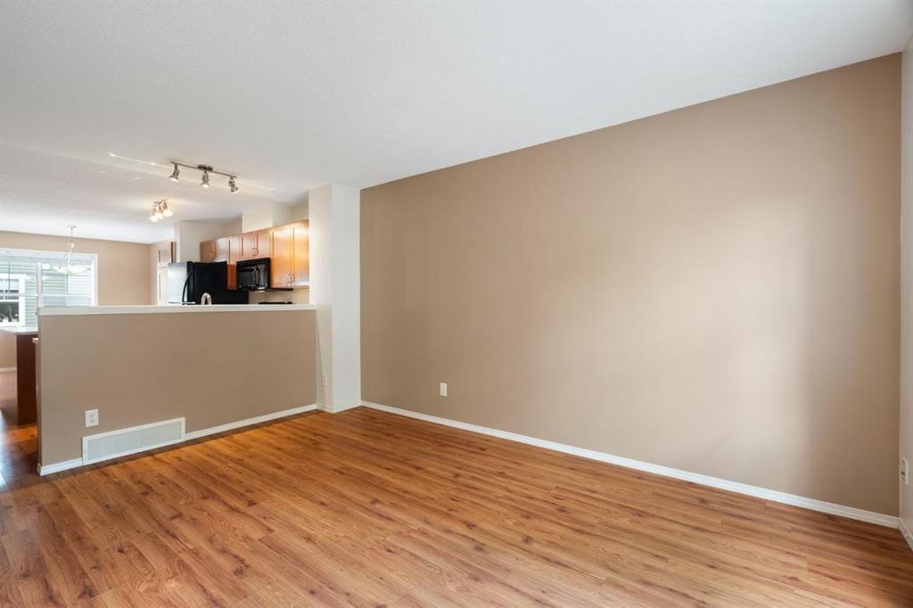 361 Elgin Gardens SE, Calgary — photo 5 of 28