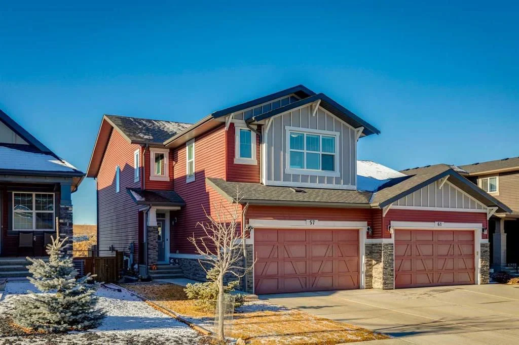 57 Crestridge Bay SW, Calgary — main listing photo
