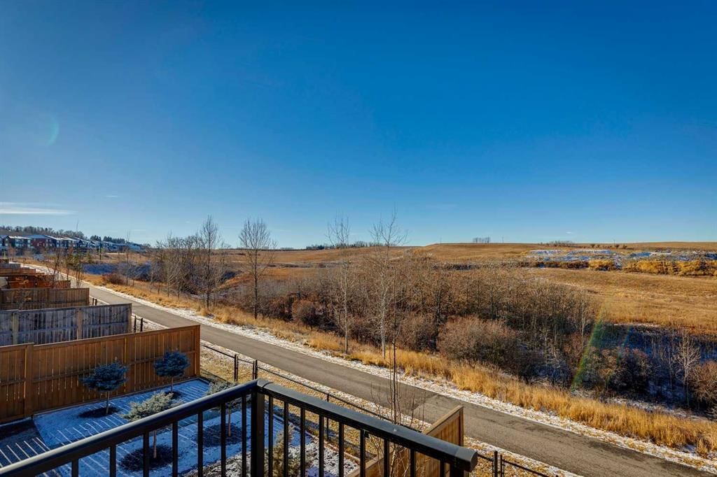 57 Crestridge Bay SW, Calgary — photo 2 of 46