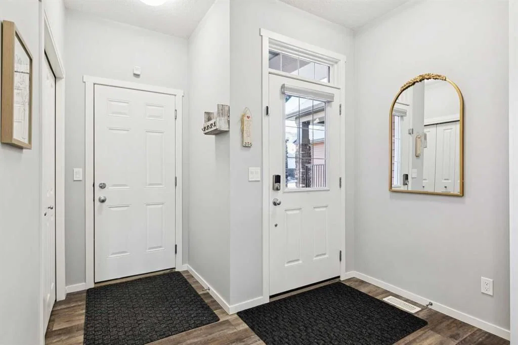 57 Crestridge Bay SW, Calgary — photo 3 of 46