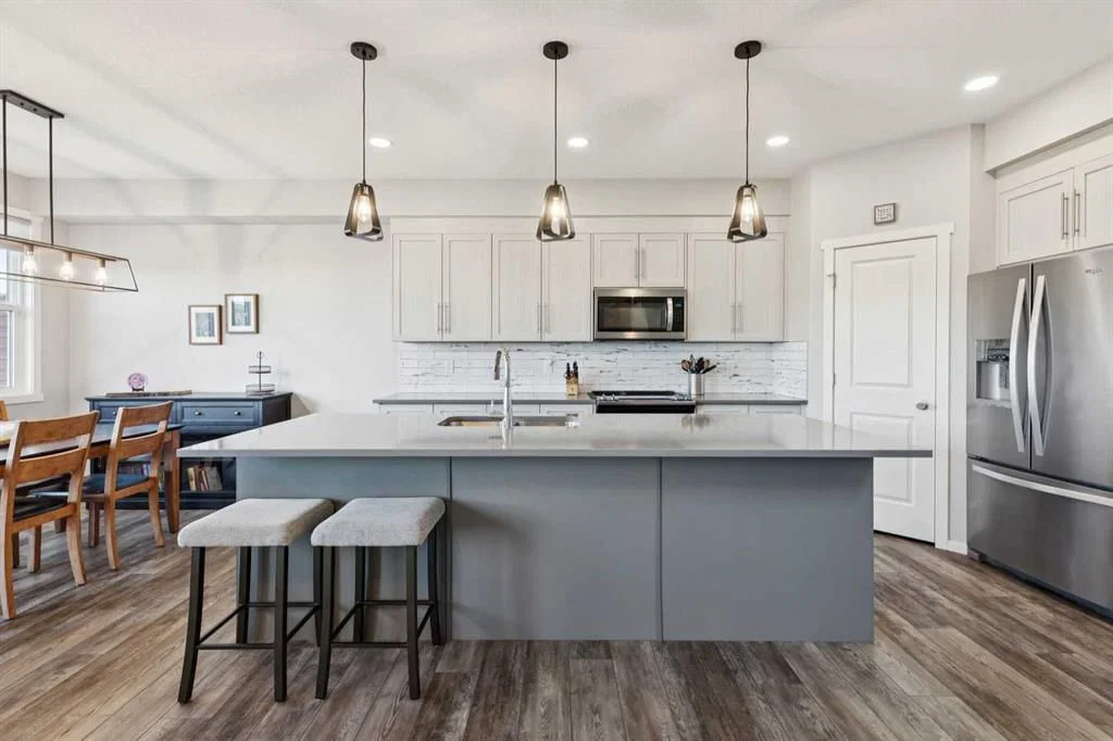 57 Crestridge Bay SW, Calgary — photo 4 of 46