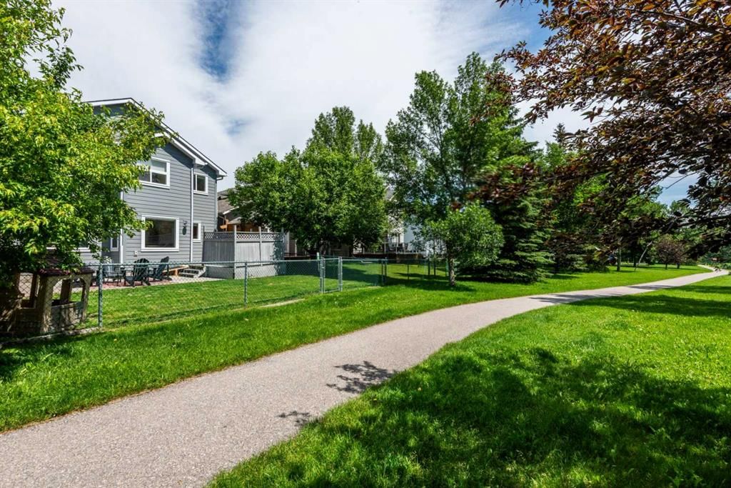 105 Chaparral Court SE, Calgary — photo 3 of 39