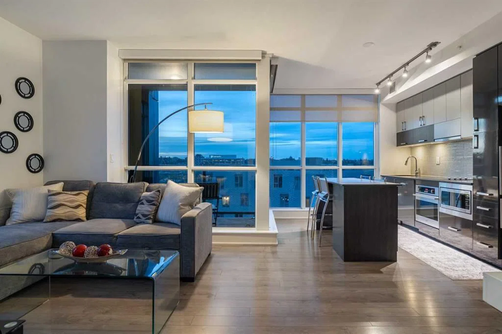 810, 550 Riverfront Avenue SE, Calgary — main listing photo