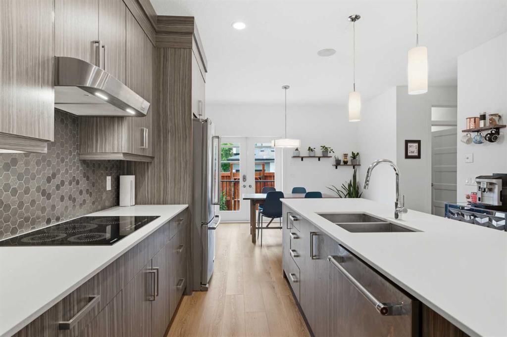 5, 308 11 Avenue NE, Calgary — photo 5 of 36
