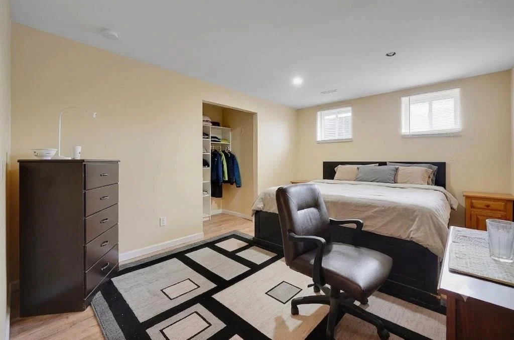 2714 74 Avenue SE, Calgary — photo 5 of 25