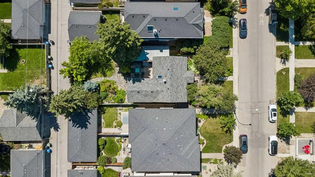 2216 26 Street SW, Calgary — photo 3 of 36