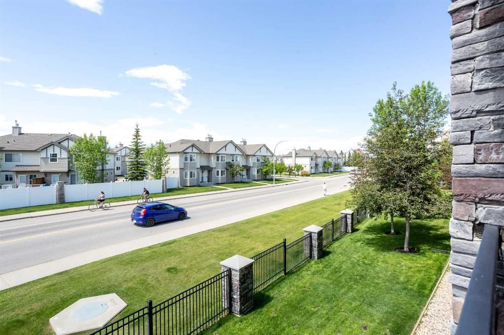 1211, 8810 Royal Birch Boulevard NW, Calgary — photo 4 of 24