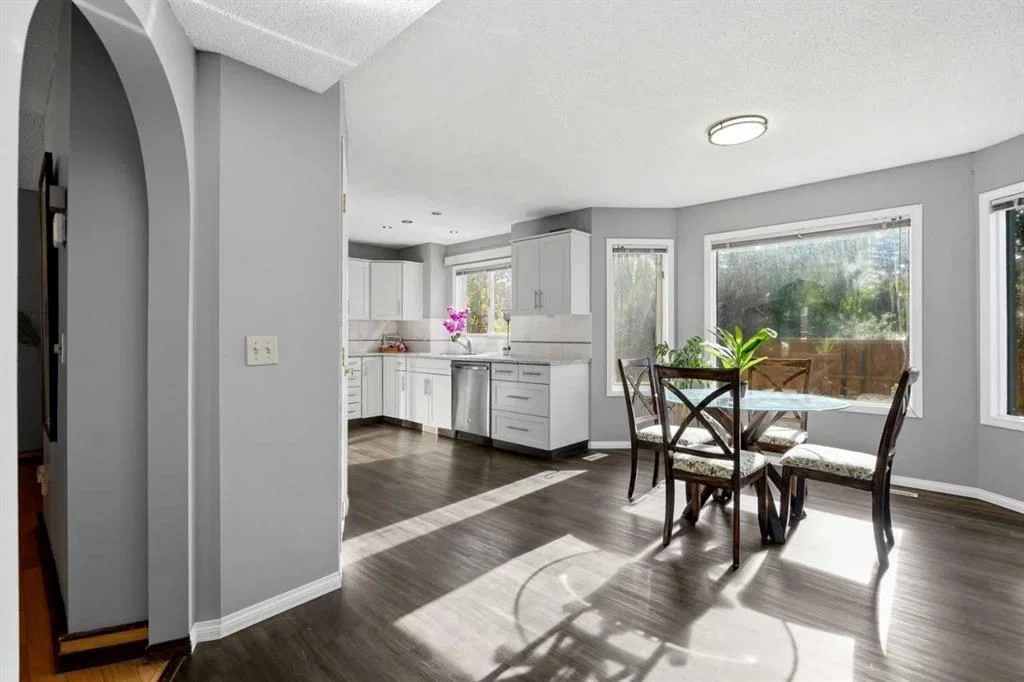 175 Shannon Circle SW, Calgary — photo 5 of 50