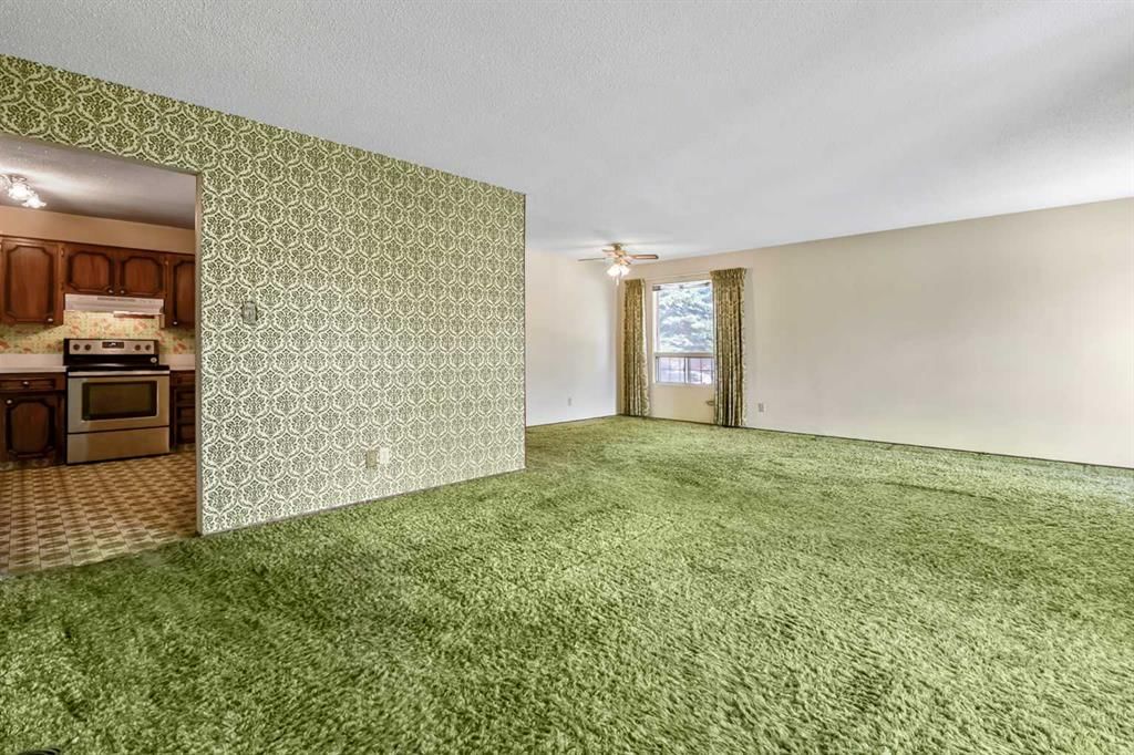 12716 Cannington Way SW, Calgary — photo 3 of 28