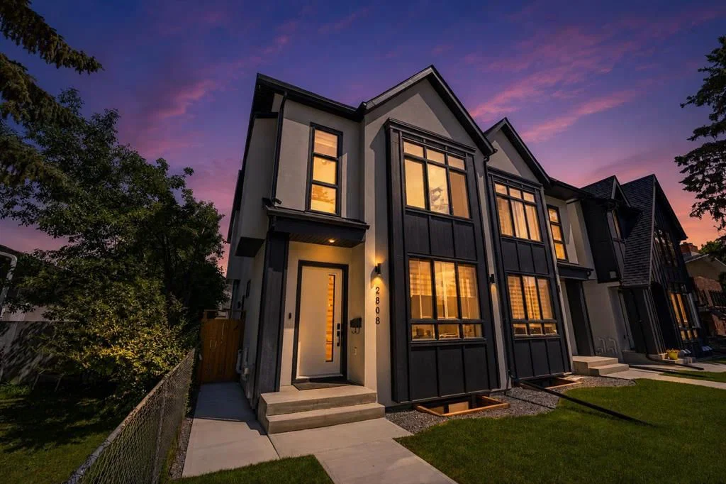 2808 40 Street SW, Calgary — main listing photo
