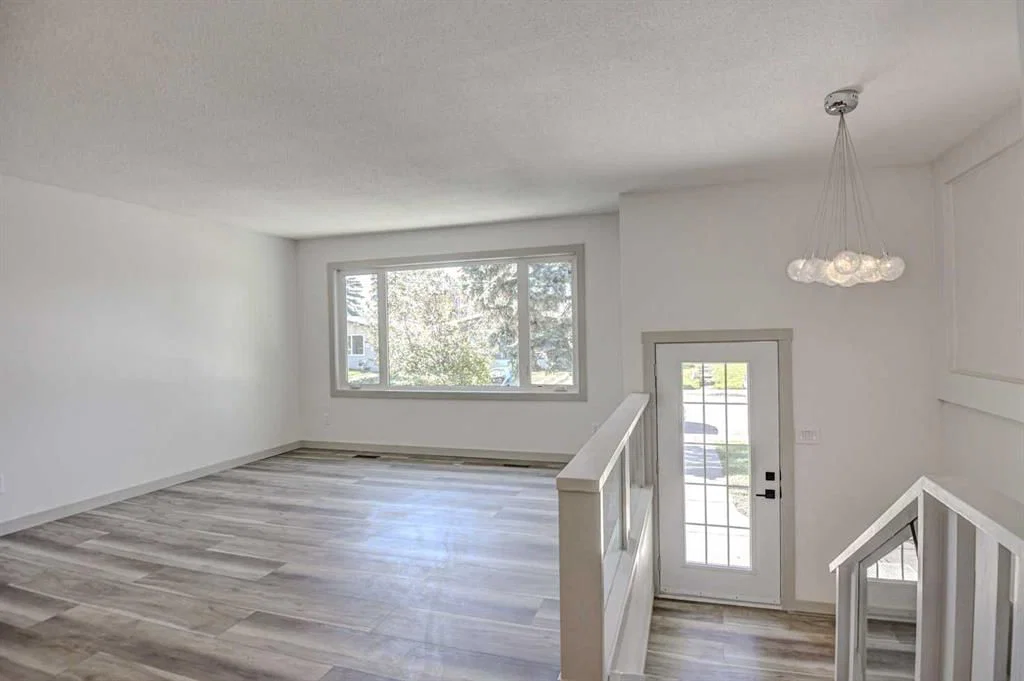 205 Allan Crescent SE, Calgary — photo 3 of 24