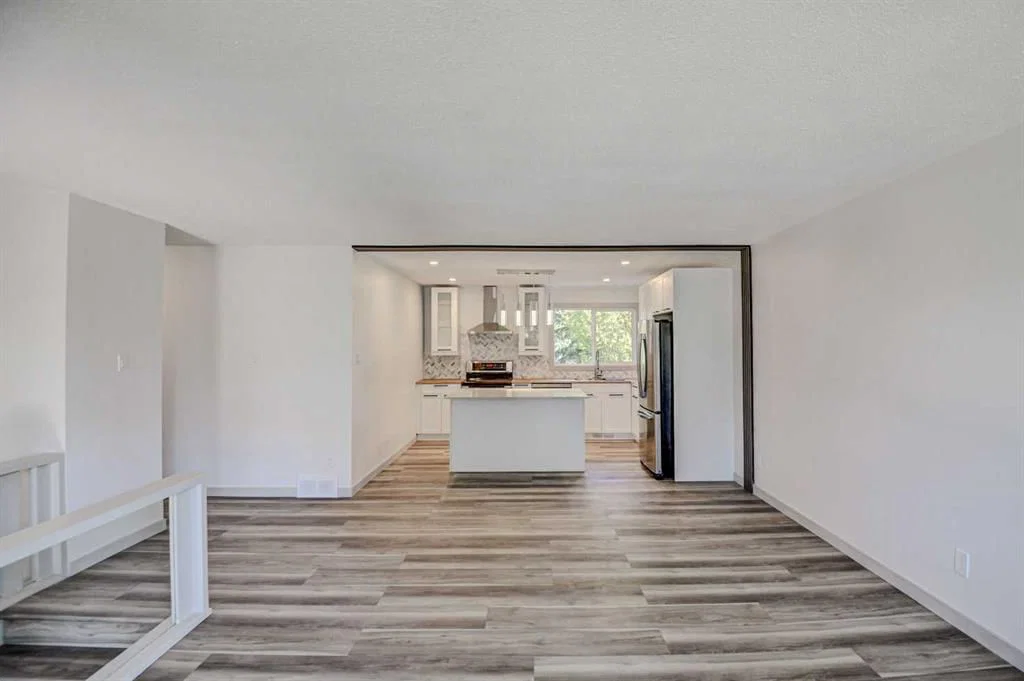 205 Allan Crescent SE, Calgary — photo 4 of 24