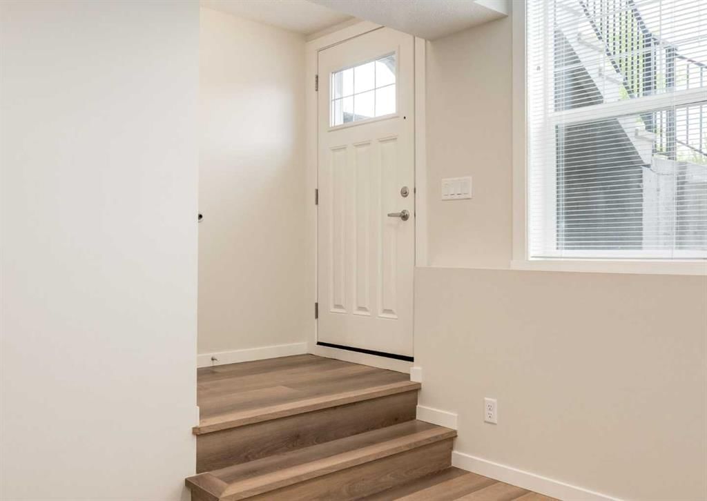 408 Cranbrook Square SE, Calgary — photo 2 of 27
