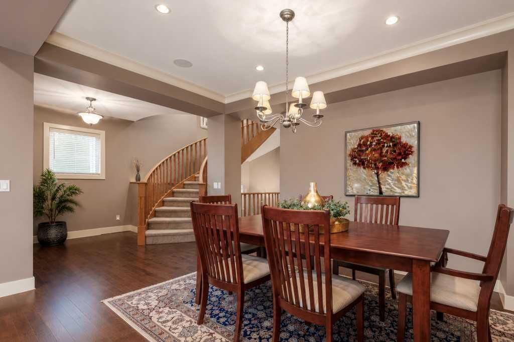 24 Aspen Meadows Green SW, Calgary — photo 4 of 38