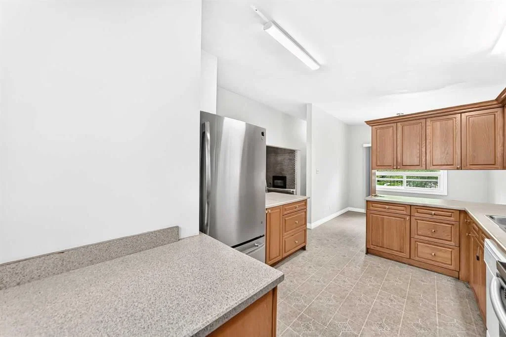 2912 Brentwood Boulevard NW, Calgary — photo 5 of 47