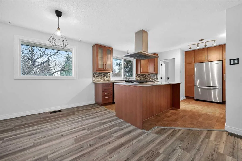 81 Westminster Drive SW, Calgary — photo 2 of 34