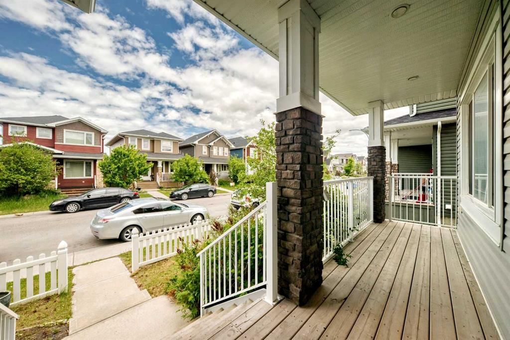 17 Redstone Common NE, Calgary — photo 5 of 50
