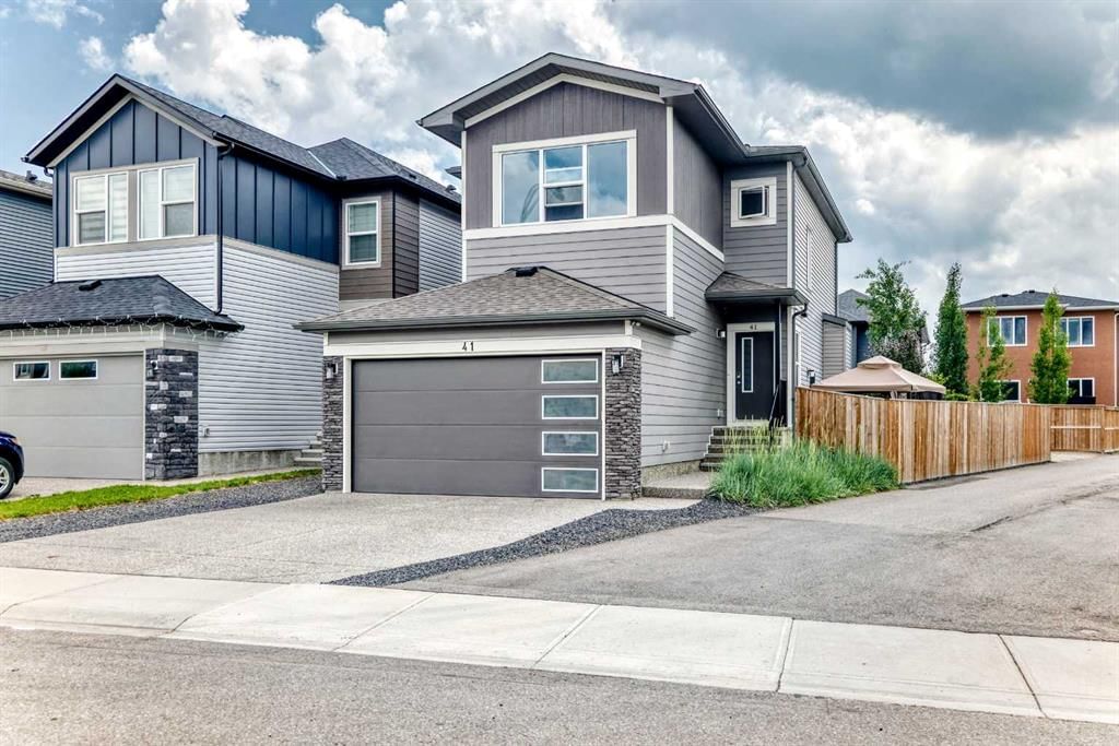 41 Walcrest Way SE, Calgary — main listing photo