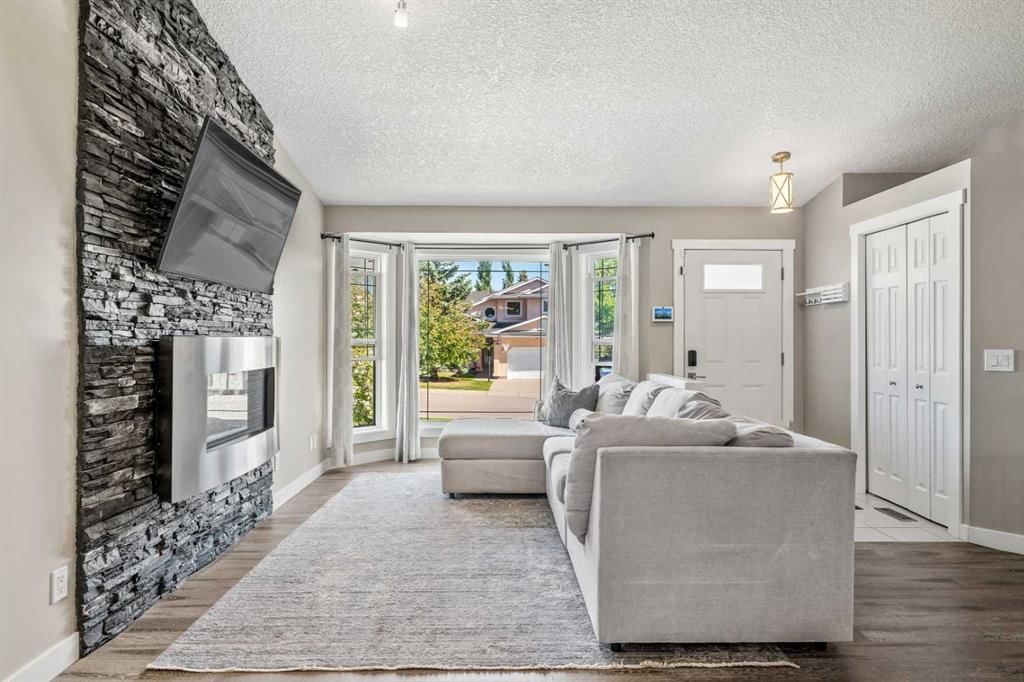 78 Edgevalley Close NW, Calgary — photo 3 of 48