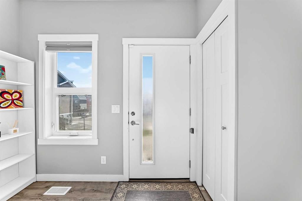 193 Livingston Common NE, Calgary — photo 4 of 29