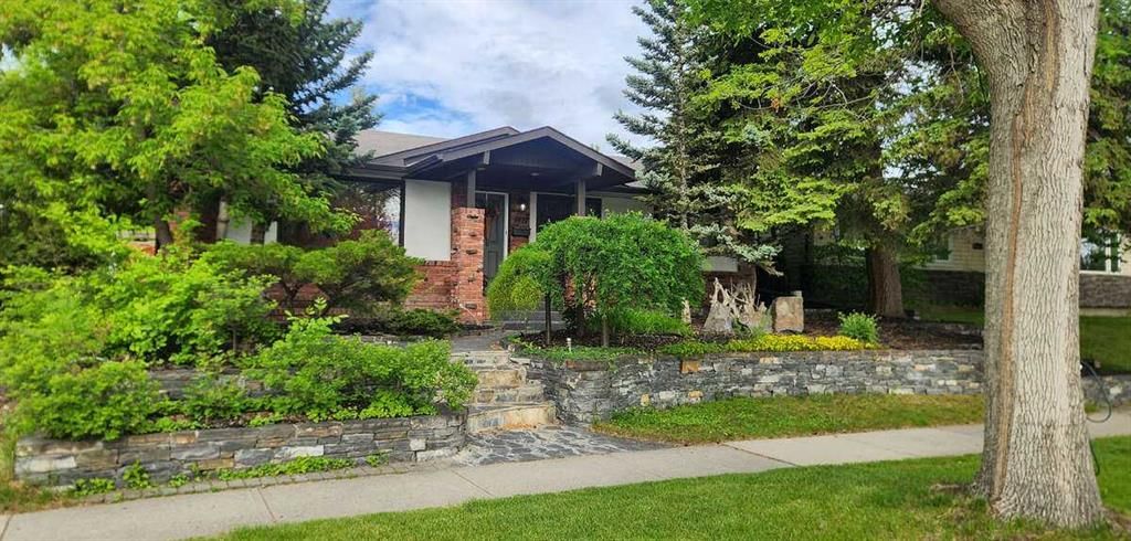 9415 Fairmount Drive SE, Calgary — photo 2 of 30