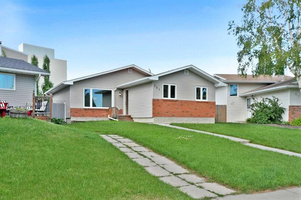 151 Midlawn Close SE, Calgary — photo 2 of 26