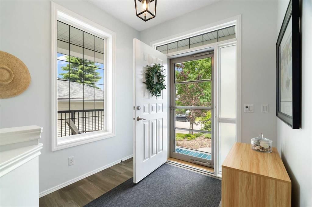 60 Cougar Ridge View, Calgary — photo 2 of 46