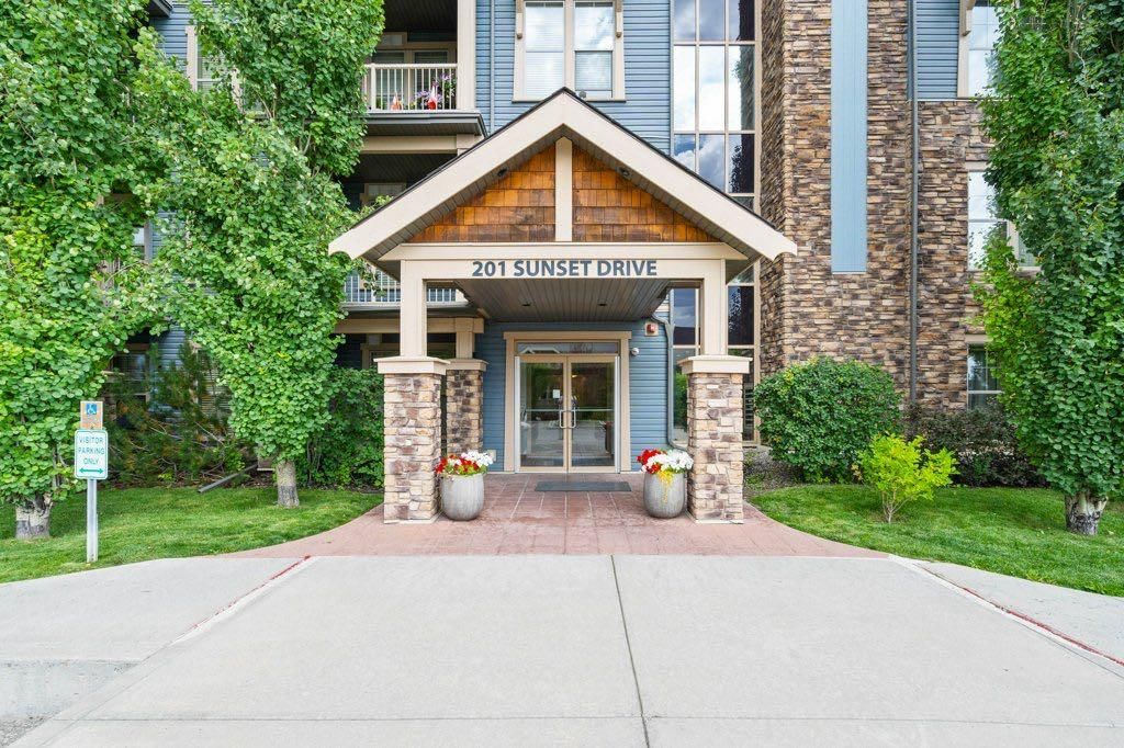 304, 201 Sunset Drive, Cochrane — main listing photo