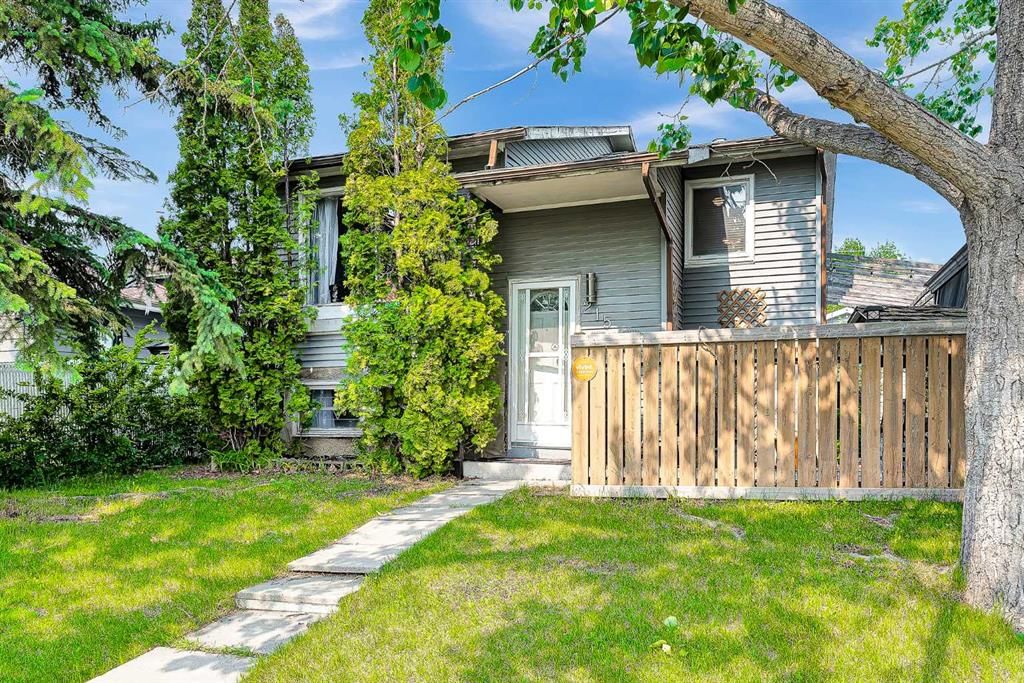 215 ERIN WOODS Drive SE, Calgary — photo 2 of 31