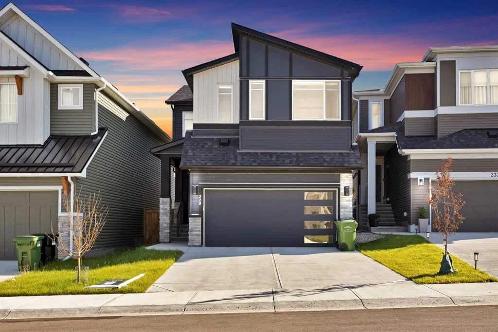 229 Calhoun Crescent NE, Calgary — main listing photo