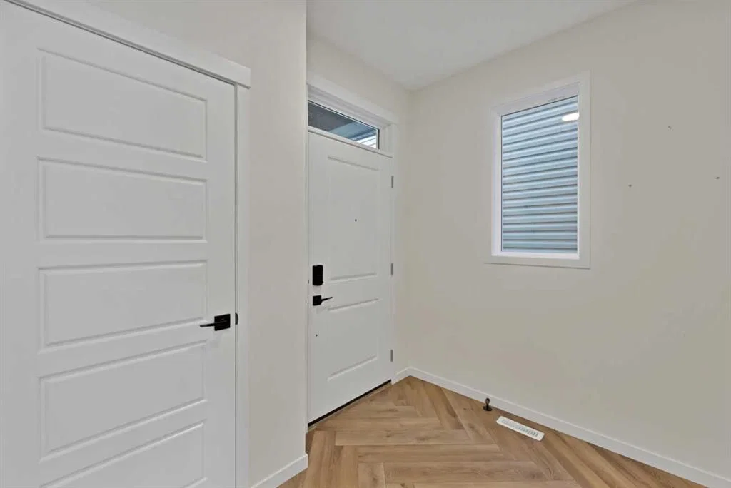 229 Calhoun Crescent NE, Calgary — photo 3 of 43