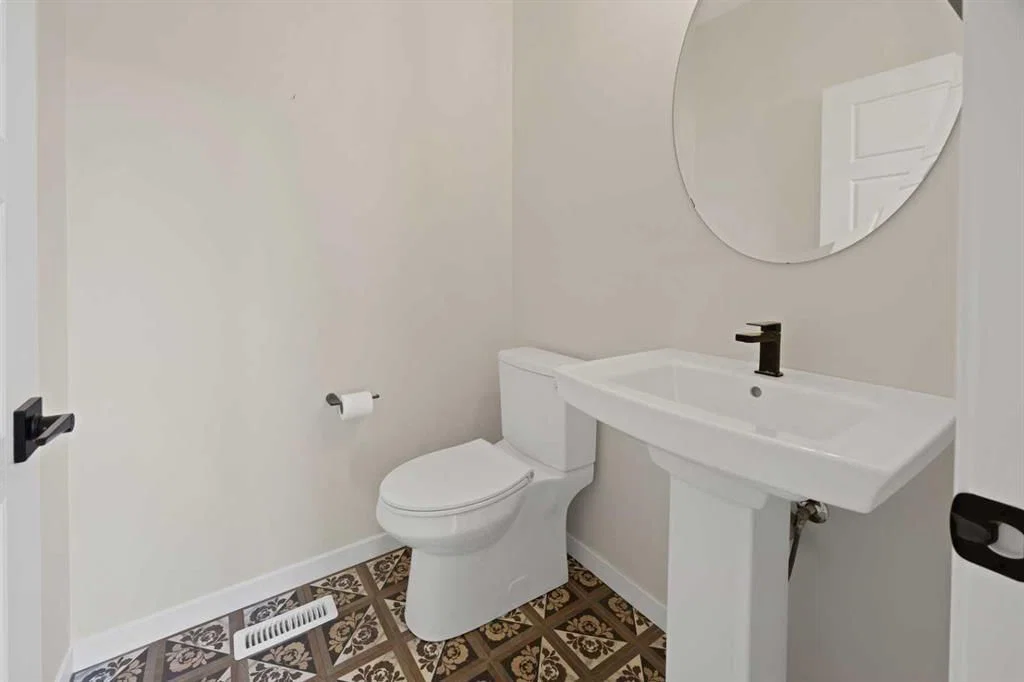 229 Calhoun Crescent NE, Calgary — photo 5 of 43