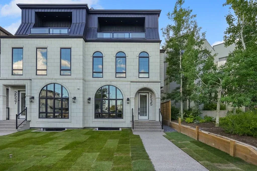 2535 19 Street SW, Calgary — main listing photo