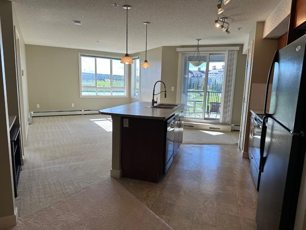 307, 108 Country village Circle NE, Calgary — photo 2 of 11