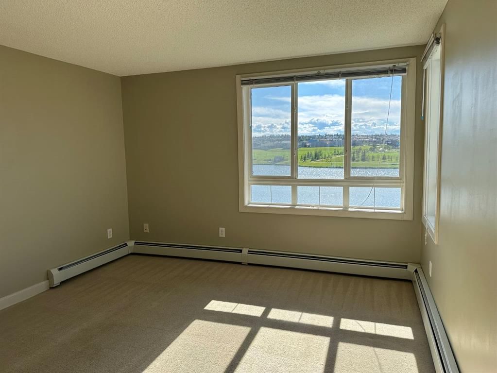 307, 108 Country village Circle NE, Calgary — photo 4 of 11